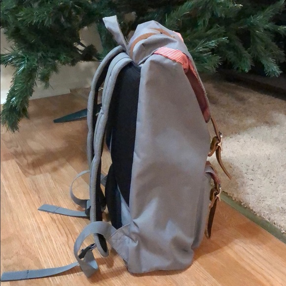 Herschel little America Backpack - Picture 15 of 16